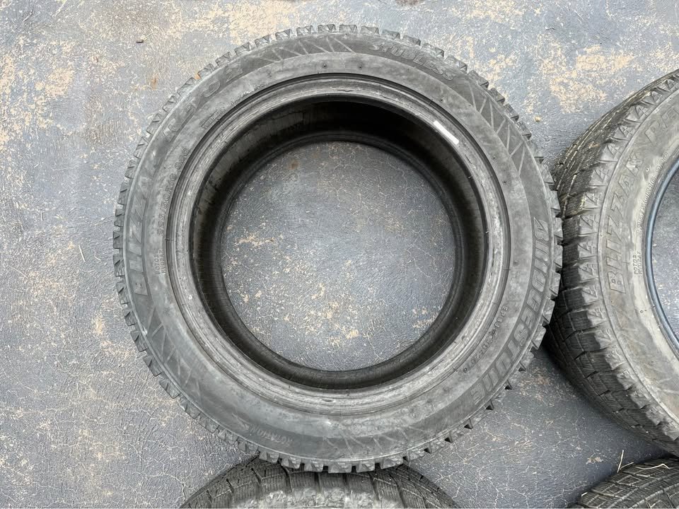 Bridgestone Blizzak tyres 225/50/16