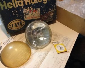 Hella-foglight-driving-headlight-sealed-beam-datsun-NOS-1