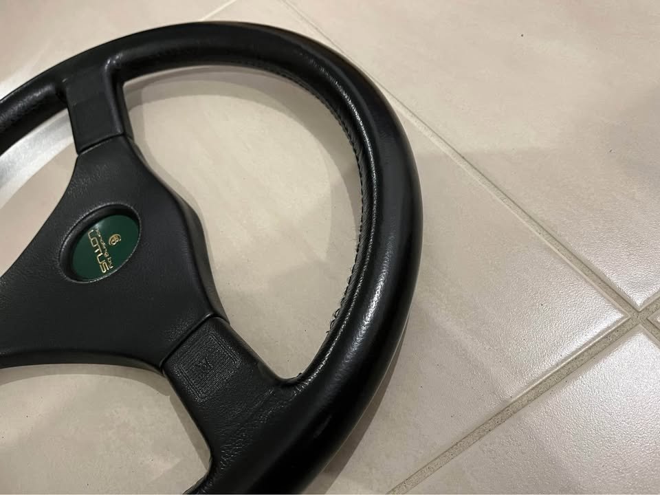 MOMO Lotus Handling Steering Wheel Isuzu Holden Piazza Impulse Gemini Bighorn