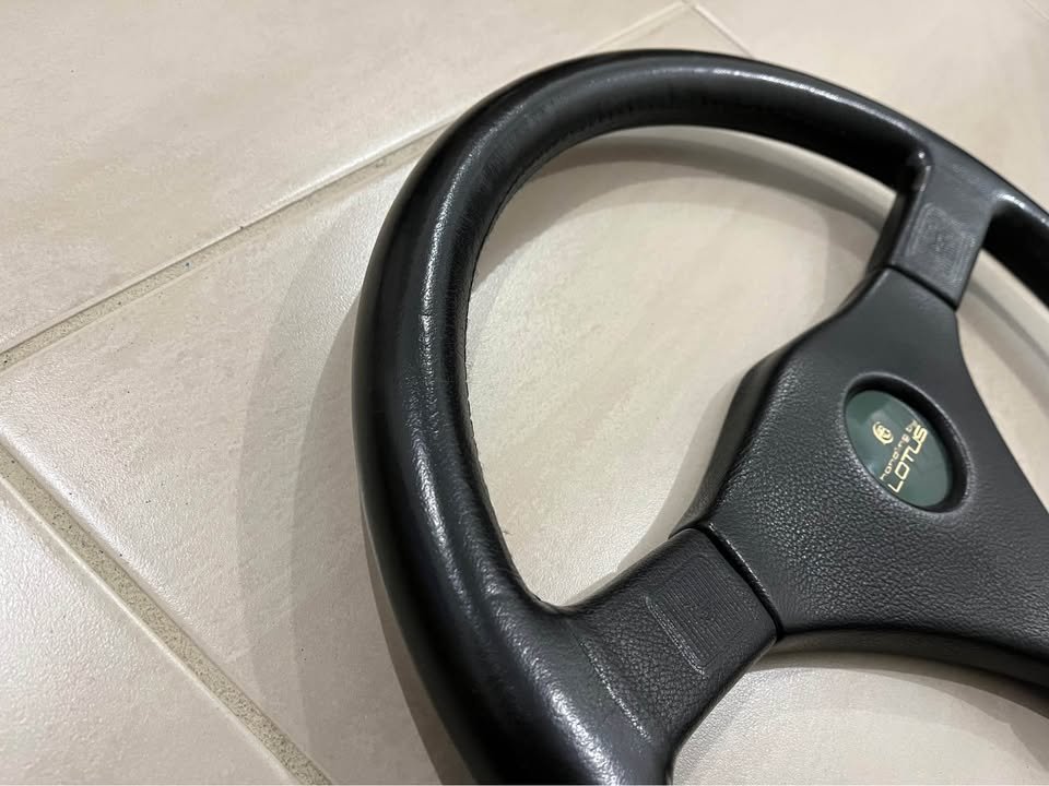 MOMO Lotus Handling Steering Wheel Isuzu Holden Piazza Impulse Gemini Bighorn