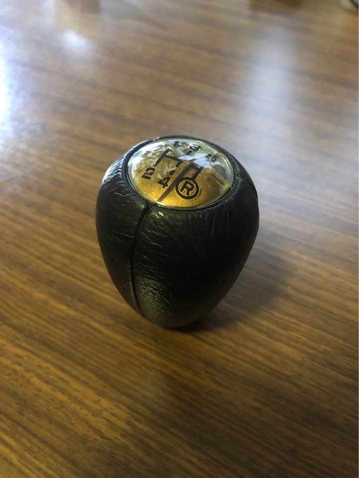 Nissan Datsun Bluebird SSS 910 TRX gear knob
