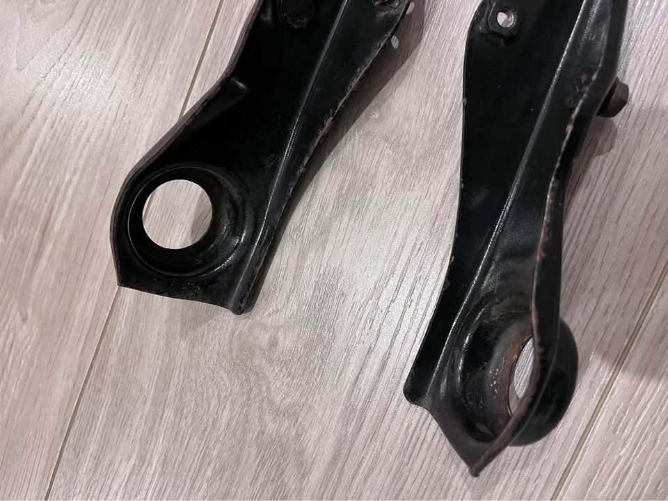 Nissan Skyline R32 R33 GTR intercooler brackets mounts left right set