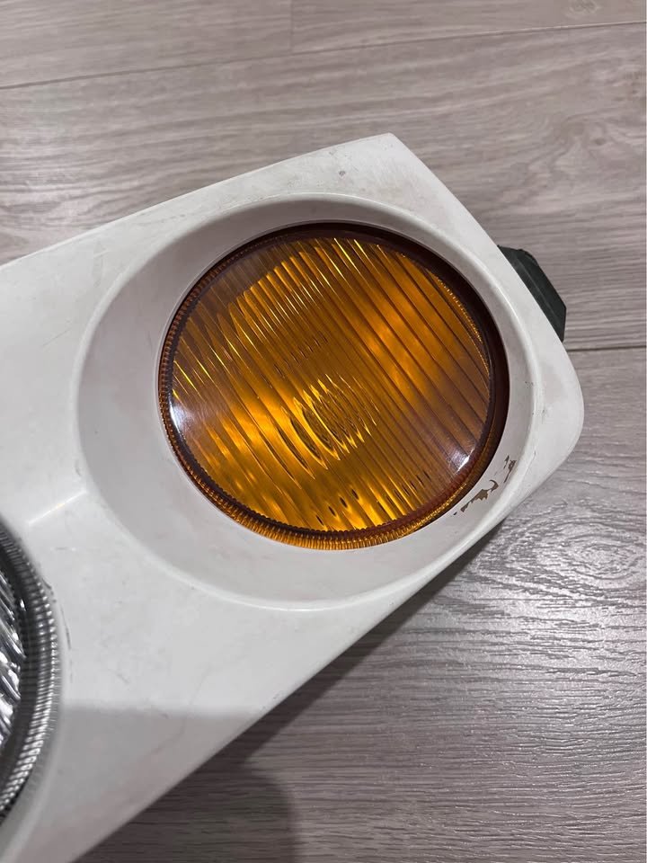 Nissan Skyline R33 GTST Series 2 S2 front passenger fog light indicator housing assembly