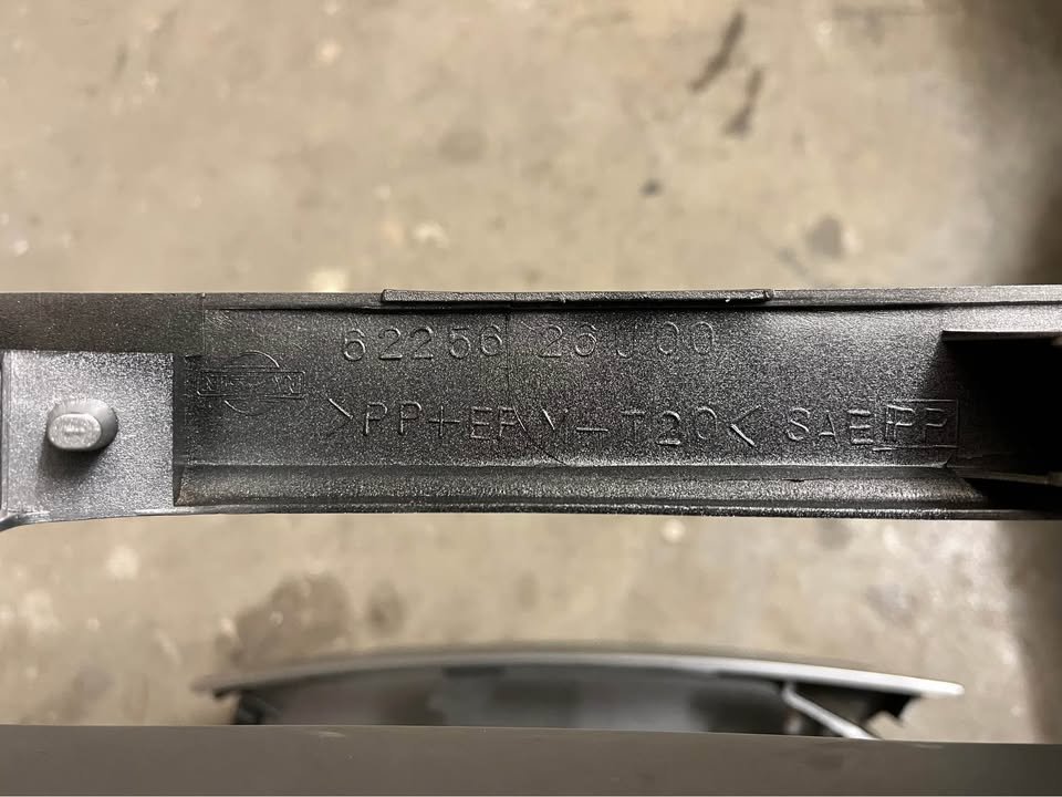 Nissan Skyline R33 GTST Series 2 S2 sedan front bumper vent cover