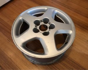 Rare-Nissan-Skyline-R33-GTST-optional-7.5-wheel-rim-2
