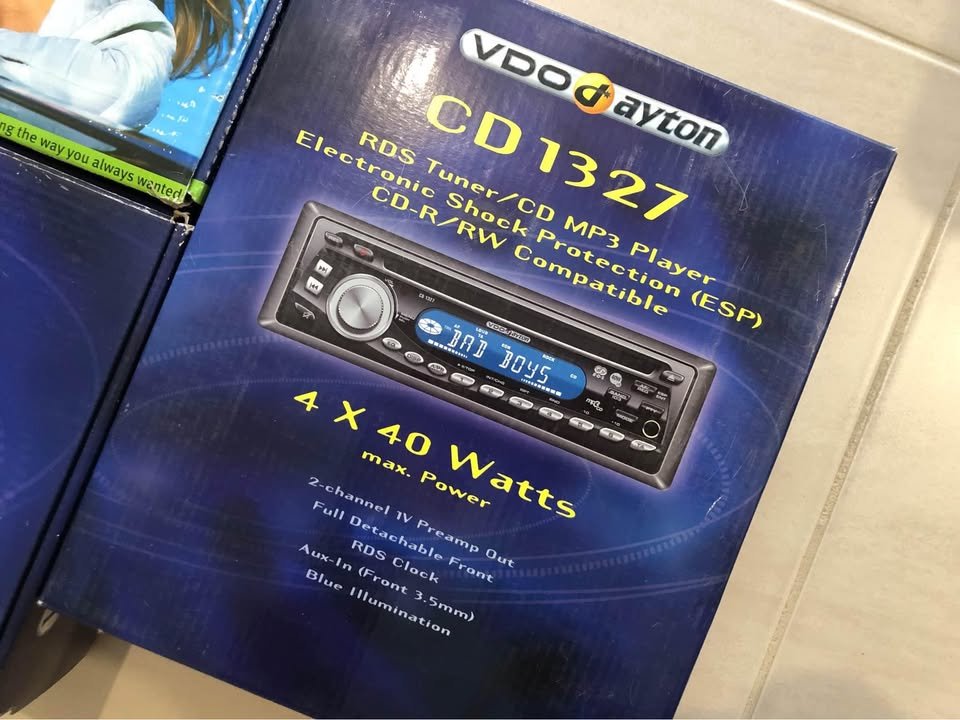 VDO Dayton car head unit stereo cd player radio speakers